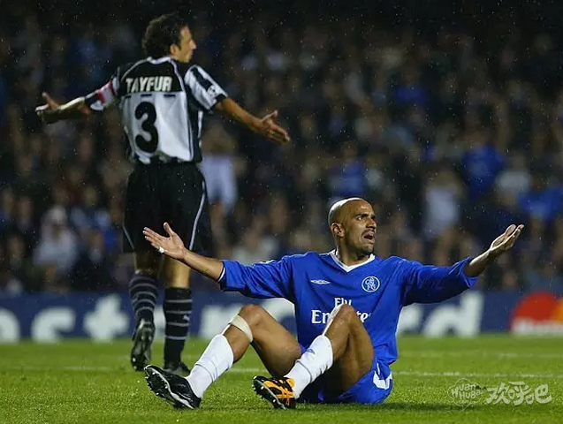 那不勒斯训练开放日，清晨防线松动引欢呼，英超在即，心理建设被强调的简单介绍