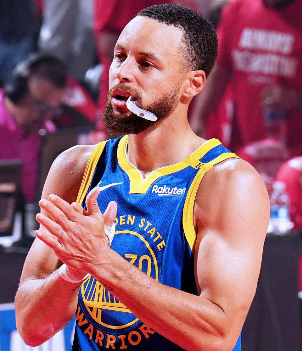 包含迈阿密热火训练开放日；赛前复出首秀引欢呼；NBA季后赛在即；训练强度明显提升的词条