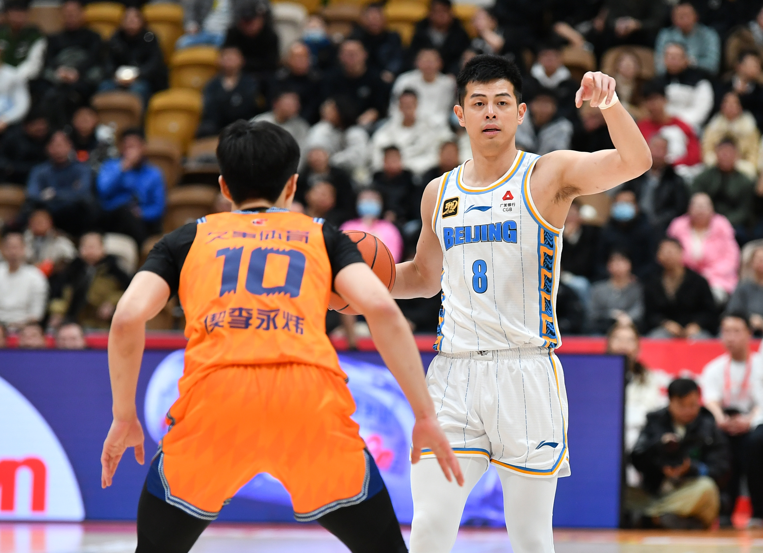 CBA常规赛赛程吃紧,上海申花今晚完成体检,赛场秩序良好,训练强度明显提升的简单介绍 CBA常规赛赛程吃紧,上海申花今晚完成体检,赛场秩序良好,训练强度明显提升的简单介绍